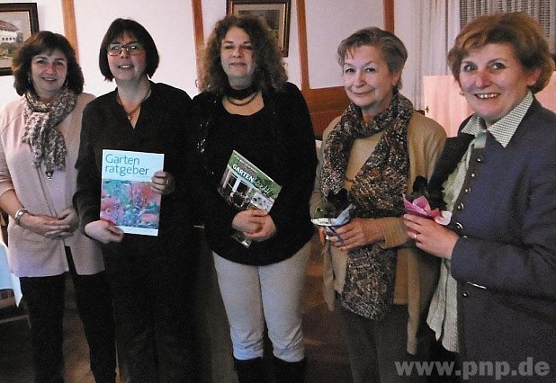 Der neue Vorstand des Gartenbauvereins (v.li.): Kassenwartin Monika Unterstaller, 2. Vorsitzende Christina Hager, Schriftfhrerin Gabi Hirler, 2. Kassenwartin Helga Bhm und Vorsitzende Gabi Hofer.