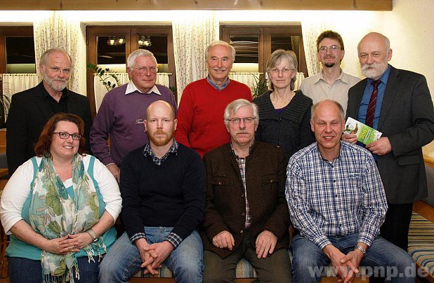 Die kommissarische Vorstandschaft des Gartenbauvereins Garching. Hinten von links: Kreisfachberater Clemens Jobst, Alois Hahn, Werner Altenbuchner, Barbara Jngling, Rainer Bernauer und Brgermeister Christian Mende. Vorne von links: Karina ller, kommissarischer Vorsitzender Thomas Huber, Ludwig Jngling und Manfred Winter. − Foto: Spielhofer