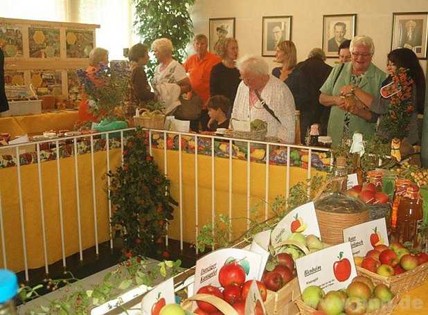 Hier knnen selbst Obstspezialisten noch etwas lernen: Die Ausstellung bietet einen umfangreichen berblick ber heimische Frchte und ihre Verwendung.  − Fotos: Scheiblhuber