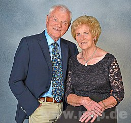 Glckwnsche zur Goldenen Hochzeit durften Anna und Hans Ertl entgegennehmen. − Foto: Fotostudio Fttinger